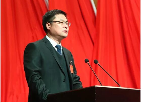 贾瑞生同志向大会作区政府工作报告